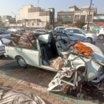 در تصادفی که بین مینی بوس و کامیون حمل زباله رخ داد، سه نفر از یک خانواده جان خود را از دست دادند.