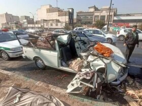 در تصادفی که بین مینی بوس و کامیون حمل زباله رخ داد، سه نفر از یک خانواده جان خود را از دست دادند. 8 در تصادفی که بین مینی بوس و کامیون حمل زباله رخ داد، سه نفر از یک خانواده جان خود را از دست دادند.