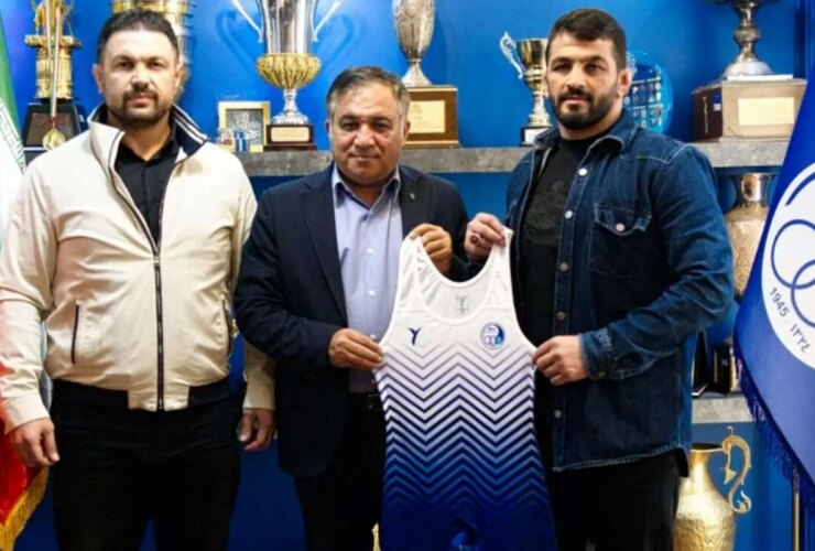 یک فوتبالیست معمولی 100 میلیارد، حسن یزدانی 7 میلیارد! 22 یک فوتبالیست معمولی 100 میلیارد، حسن یزدانی 7 میلیارد!