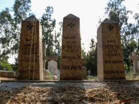 تصاویر; قبرستان قطب های گنجه; یادگاری از جنگ جهانی دوم 8 تصاویر; قبرستان قطب های گنجه; یادگاری از جنگ جهانی دوم