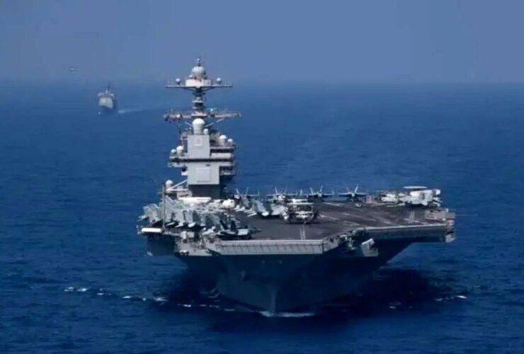 پرواز جنگنده های قدرتمندترین کشتی جنگی جهان