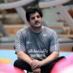 تصویر رسول خادم در کنار خانواده صابر کاظمی