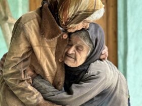 مستند «دو خواهر» برنده جایزه تولید مشترک شبکه الجزیره شد 8 مستند «دو خواهر» برنده جایزه تولید مشترک شبکه الجزیره شد