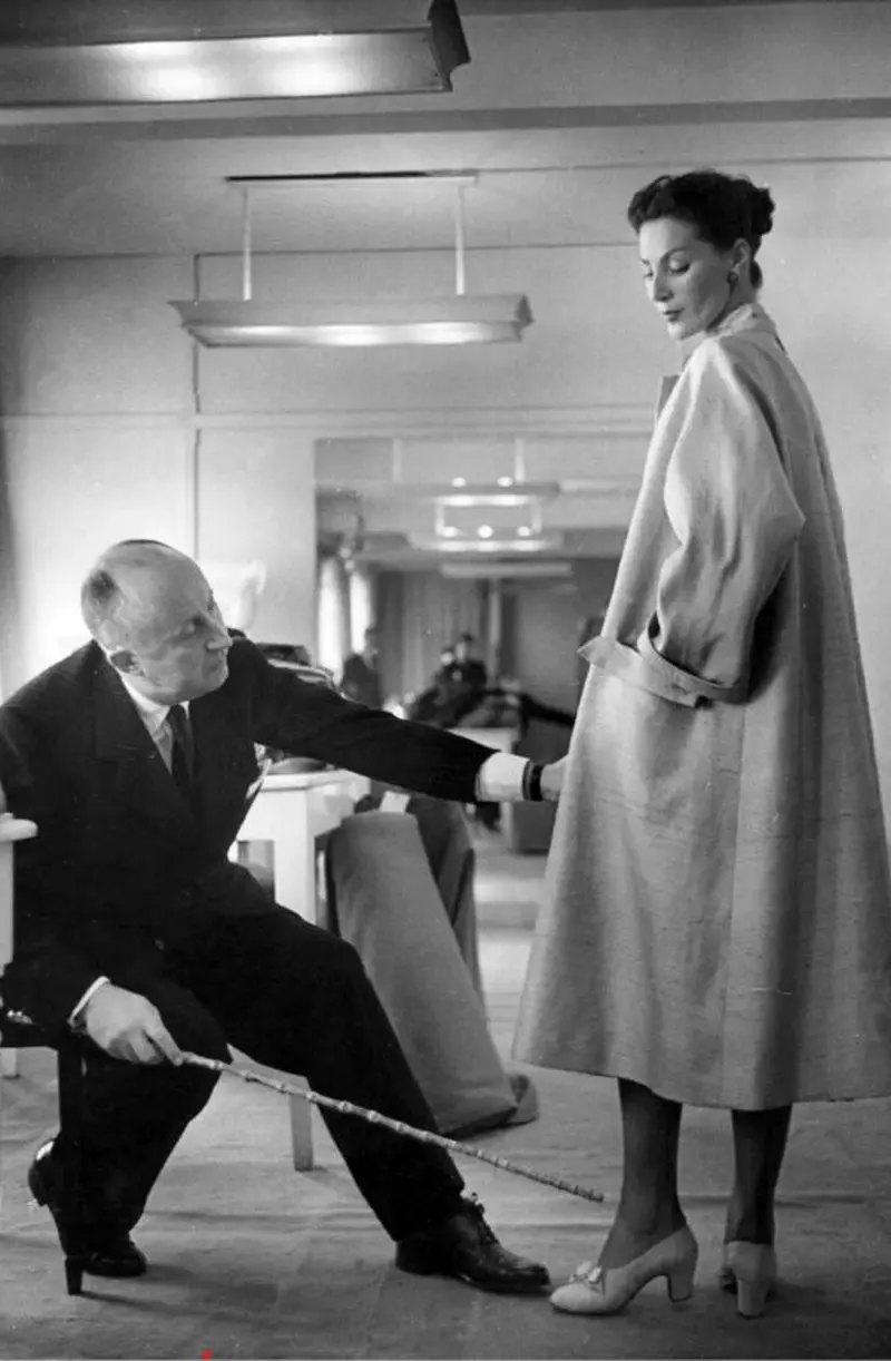 این مرد با طراحی دامن های بلند از زنان الهام گرفت 7 6321648