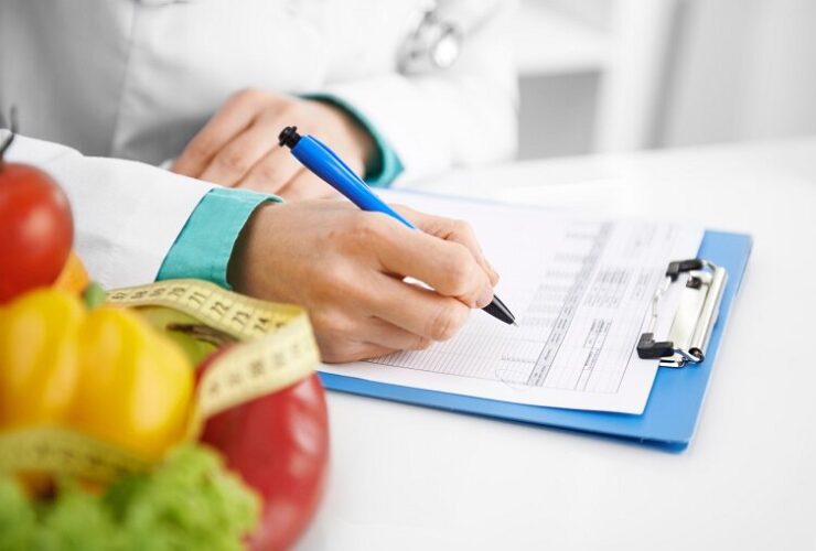 تغذیه سالم رکن کنترل دیابت / مدیریت قند خون از طریق رژیم غذایی و فعالیت بدنی است