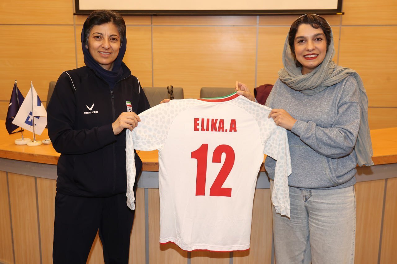 حضور بازیگر زن سینما در اردوی تیم ملی فوتسال بانوان ایران + عکس