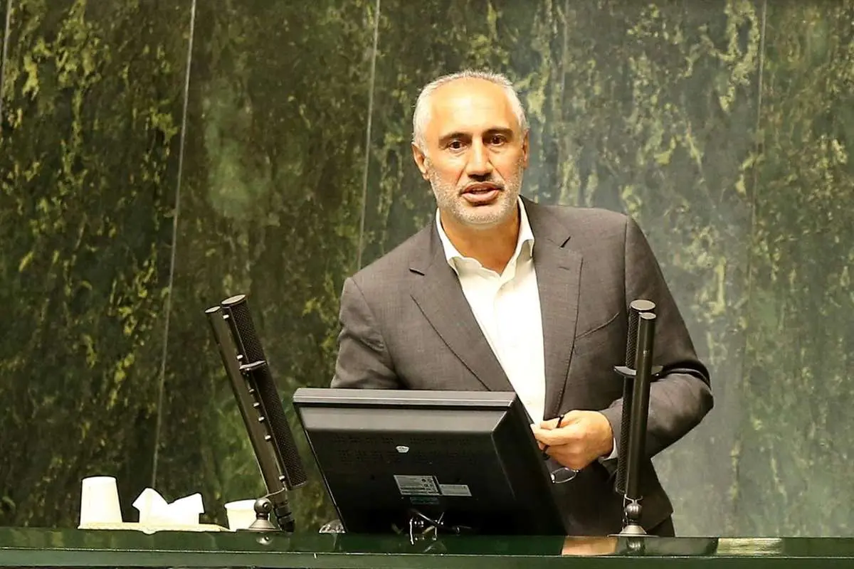 رئیس سازمان برنامه و بودجه: ۶ میلیارد دلار بنزین وارد می کنیم/ این پول از نان، دارو و زیرساخت های دفاعی مردم قطع می شود.