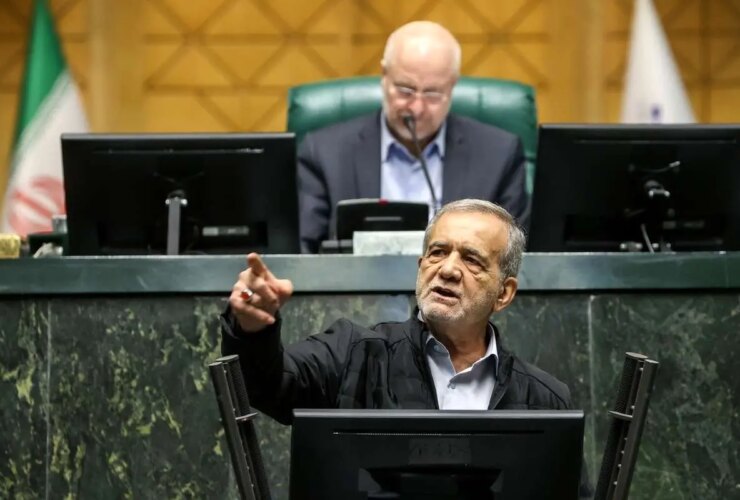 پزشکان: نمی توانیم مدیریت کنیم، اما مردم گرسنه هستند/ باید مشکل معیشتی مردم را حل کنیم