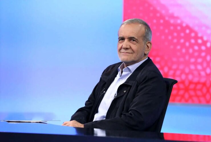 کنایه تند فلاحت پیشه به پزشکان اطرافش: نمی گذارند تصمیم بگیرد! 32 کنایه تند فلاحت پیشه به پزشکان اطرافش: نمی گذارند تصمیم بگیرد!