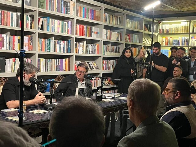 مجتبی جباری خطاب به پارسا پیروزفر در مراسم رونمایی از کتاب پیمان معادی 1 مجتبی جباری خطاب به پارسا پیروزفر در مراسم رونمایی از کتاب پیمان معادی