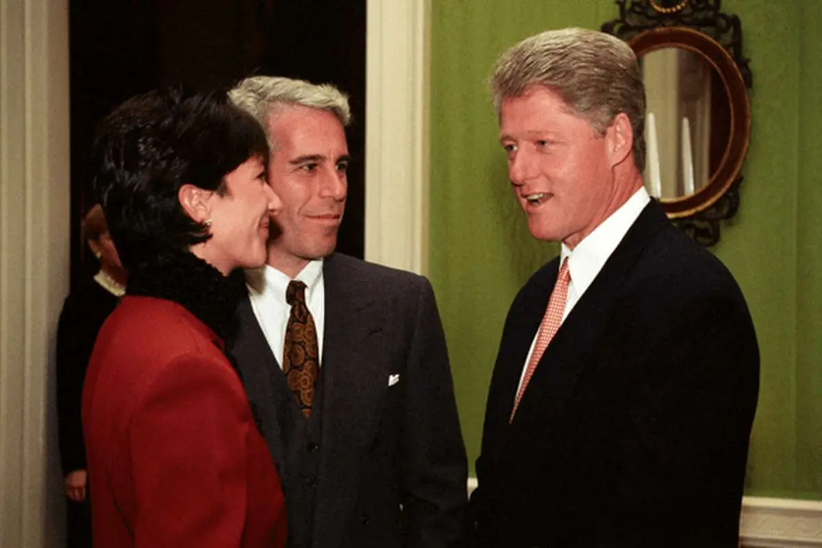 ترامپ کلینتون را مسئول پرونده اپشتاین دانست