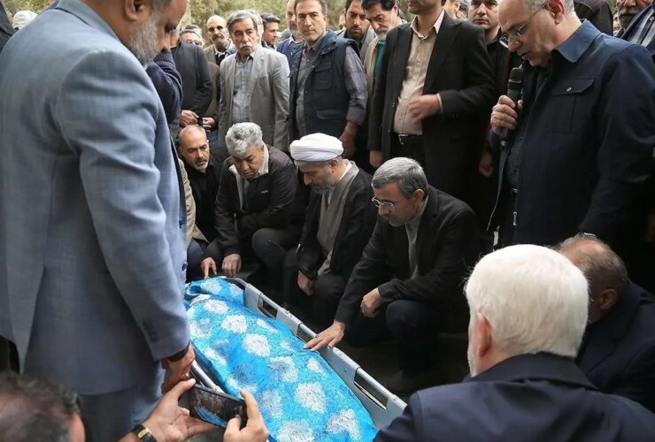 تصاویر; تشییع پیکر خواهر احمدی نژاد