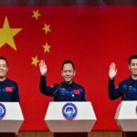 8 روز بحرانی؛ سه فضانورد چینی منتظر فضاپیمای نجات هستند!