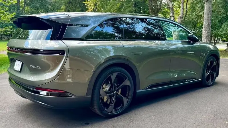 قدرتمندترین SUV آمریکایی با قلب الکتریکی و روح مسابقه ای! 5 جاذبه پاک