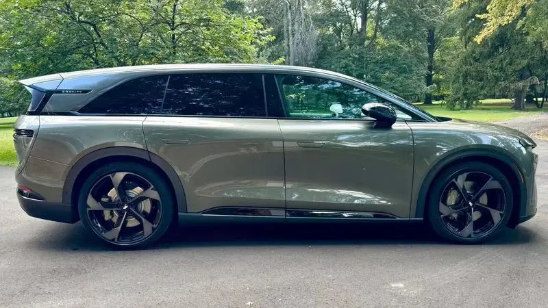 قدرتمندترین SUV آمریکایی با قلب الکتریکی و روح مسابقه ای! 1 جاذبه پاک