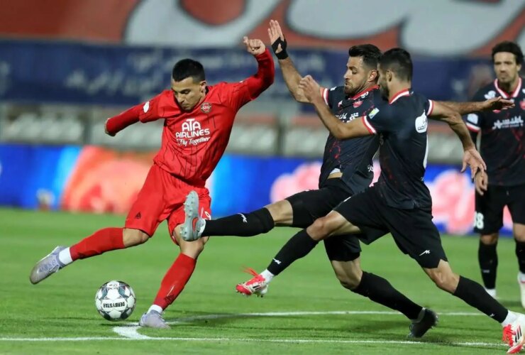 تعویق بازی تراکتورسازی - پرسپولیس; چه کسی سود می برد؟ 27 تعویق بازی تراکتورسازی - پرسپولیس; چه کسی سود می برد؟