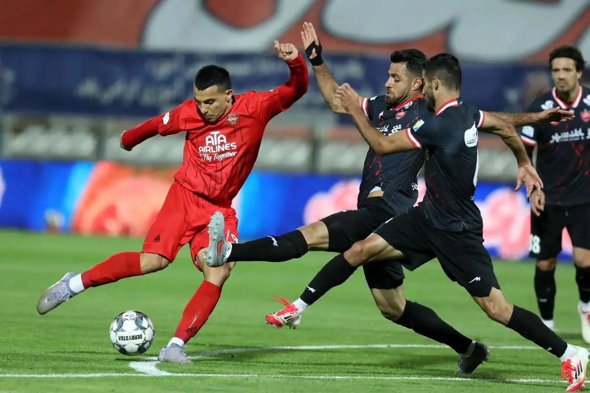 تعویق بازی تراکتورسازی - پرسپولیس; چه کسی سود می برد؟ 1 تعویق بازی تراکتورسازی - پرسپولیس; چه کسی سود می برد؟