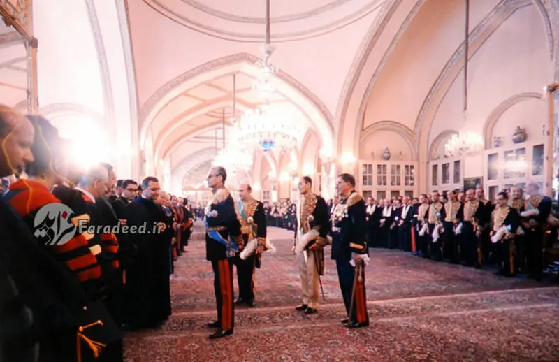 ماجرای دستگیری امیر عباس هویدا توسط محمدرضا شاه 5 3