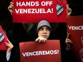 تصاویر; تجمع در حمایت از ونزوئلا در تهران 8 تصاویر; تجمع در حمایت از ونزوئلا در تهران