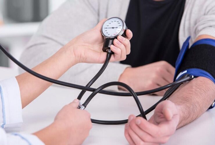 علائم و خطرات فشار خون بالا چیست؟