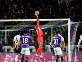 فیورنتینا مقابل یوونتوس به تساوی 1-1 رسید. شاگردان اسپالتی دوره را ترک کردند