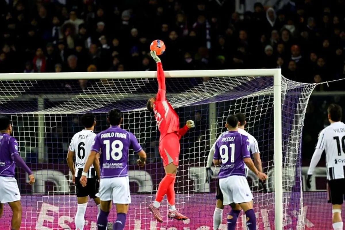 فیورنتینا مقابل یوونتوس به تساوی 1-1 رسید. شاگردان اسپالتی دوره را ترک کردند