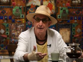 فرهاد سوپراستاری است که تا ساعت 4 صبح از آیش مراقبت می کند و می خواهد "بابا" او باشد!