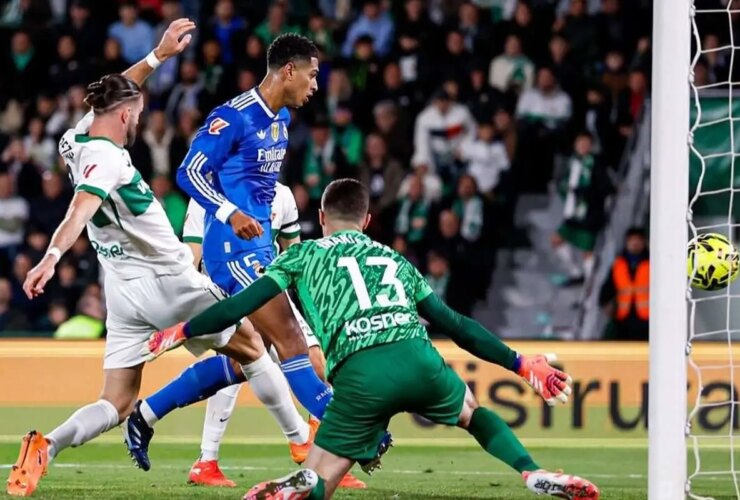 فرار رئال مادرید از شکست; بارسلونا یک قدم به گلکسی نزدیک شد 12 فرار رئال مادرید از شکست; بارسلونا یک قدم به گلکسی نزدیک شد