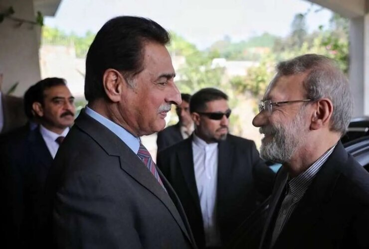 هدیه رئیس مجلس ملی پاکستان به علی لاریجانی