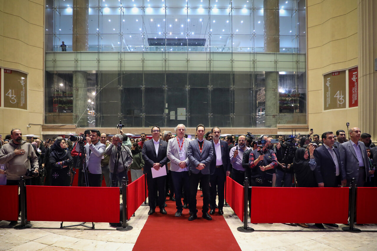 آغاز جشنواره جهانی فیلم فجر/حسینی: جشنواره دعوتی است برای دیدن جهان از منظری نو.