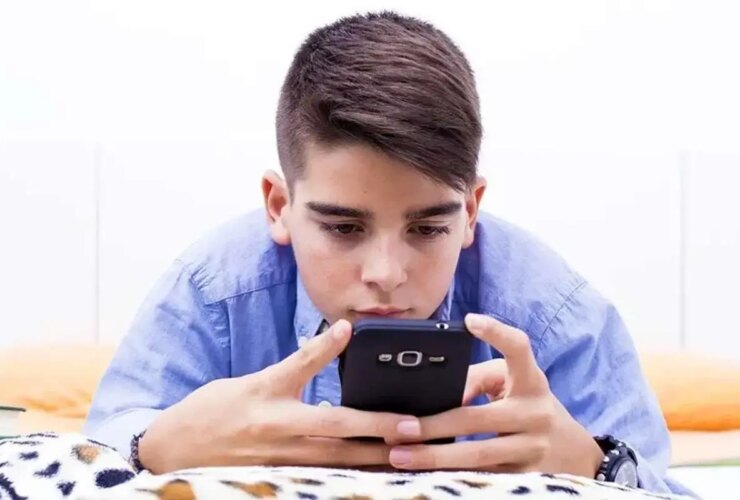 شبکه های اجتماعی را برای جوانان ممنوع کنید! 3 شبکه های اجتماعی را برای جوانان ممنوع کنید!