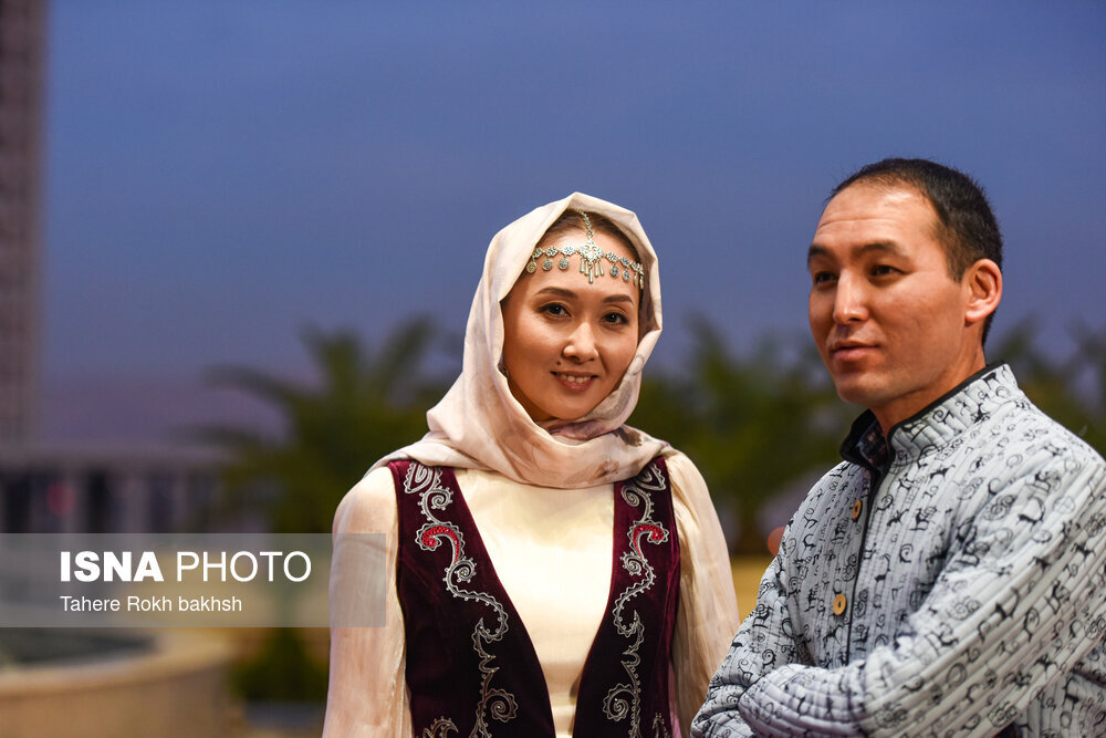 افتتاحیه چهل و سومین جشنواره جهانی فیلم فجر / ورود خارجی ها به شیراز / گزارش تصویری