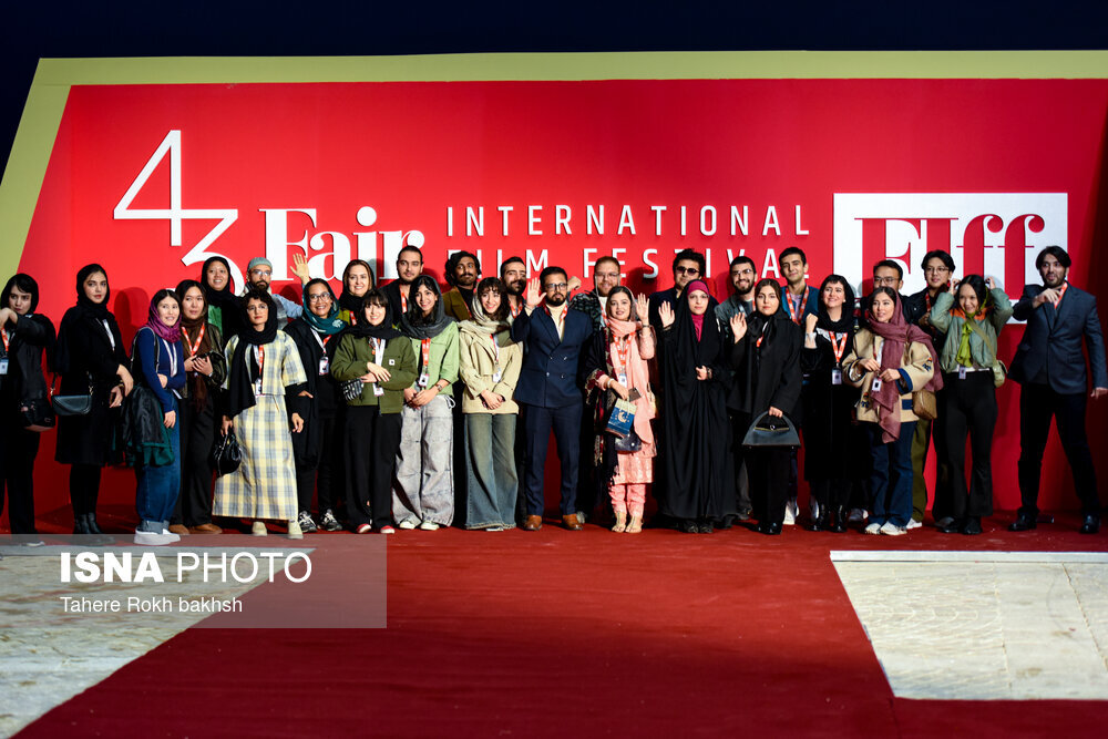 افتتاحیه چهل و سومین جشنواره جهانی فیلم فجر / ورود خارجی ها به شیراز / گزارش تصویری