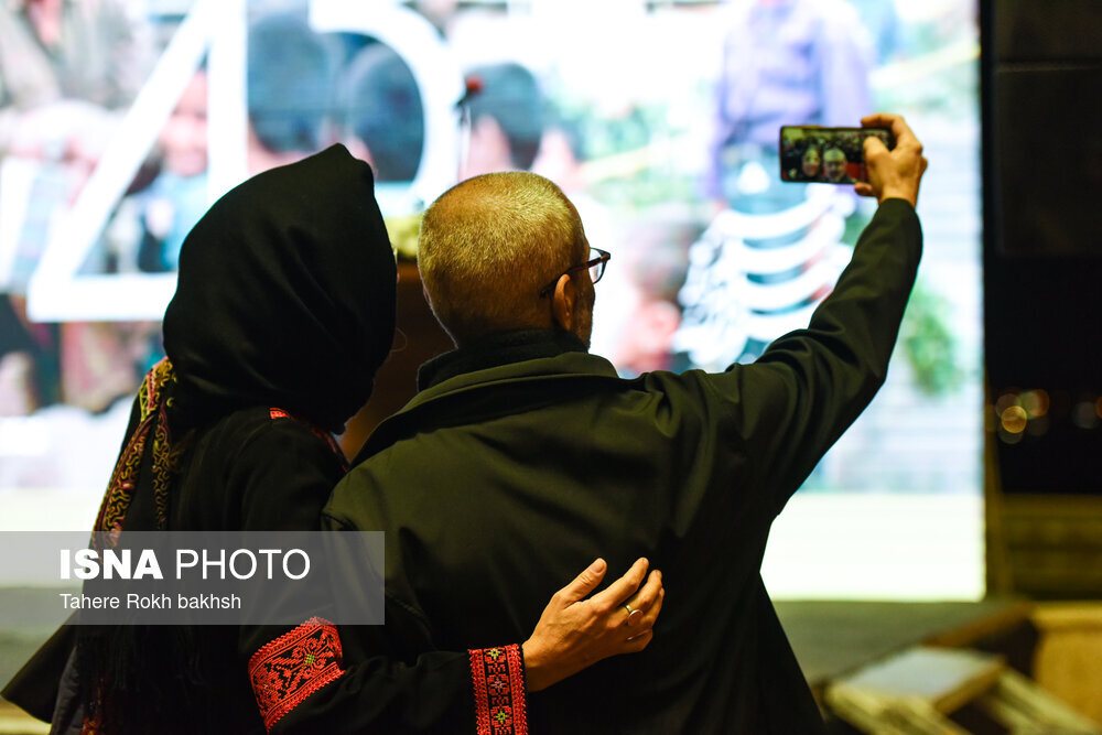 افتتاحیه چهل و سومین جشنواره جهانی فیلم فجر / ورود خارجی ها به شیراز / گزارش تصویری