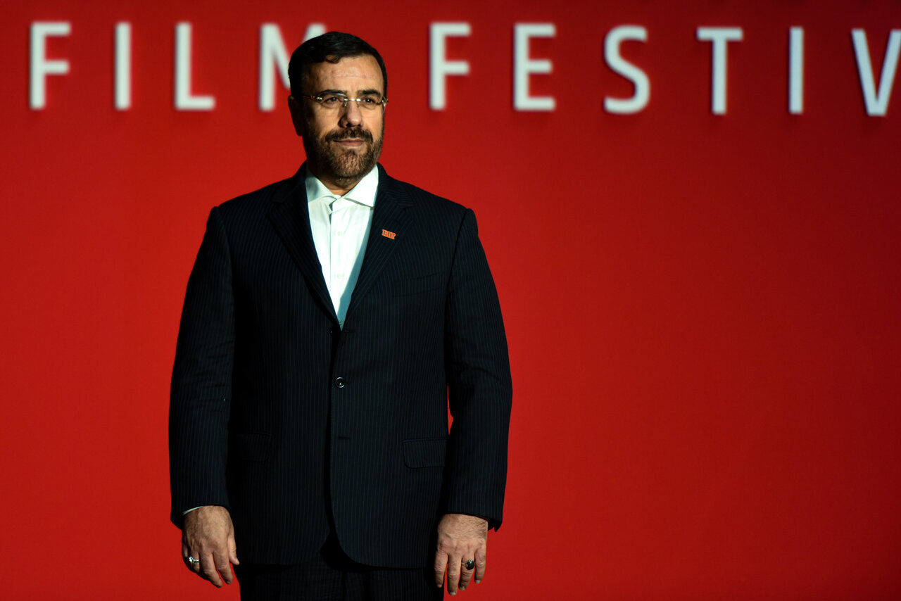 امید است دبیرخانه دائمی جشنواره جهانی فیلم فجر در شیراز راه اندازی شود/ بر این باور که ایران فقط تهران نیست تاکید می شود.