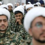 تصاویر; طلبه های جوان قمی لباس نظامی به تن داشتند