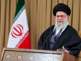 تصاویر; سخنرانی تلویزیونی رهبر انقلاب 9 تصاویر; سخنرانی تلویزیونی رهبر انقلاب