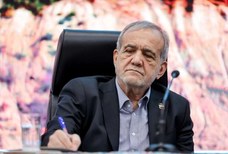 پزشکان: از حمایت های رهبری انقلاب سپاسگزارم/همراه با مردم مسیر پیشرفت را طی می کنیم