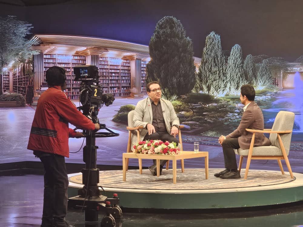 دبیر جشنواره جهانی فیلم فجر با بیان اینکه بیش از 100 مهمان خارجی در دو روز ابتدایی جشنواره به شیراز آمدند، اظهار داشت: در این جشنواره بیش از 100 مهمان خارجی به شیراز آمدند.