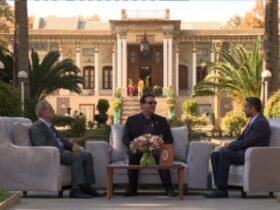 روح الله حسینی با حضور در برنامه «خوشا شیراز» به بررسی قدرت شعر در بستر سینما پرداخت.