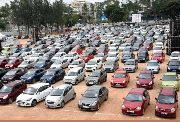 ثبت نام خودروهای وارداتی تا 24 آذرماه تمدید شد