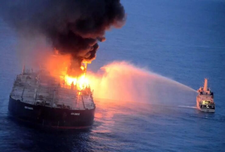 انفجار مشکوک در نفتکش های تحت تحریم روسیه در دریای سیاه