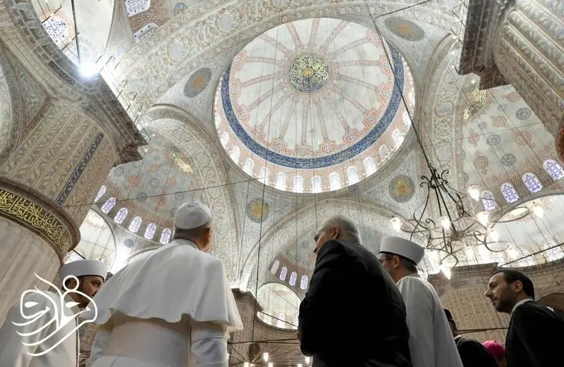 حرکت جنجالی رهبر کاتولیک های جهان/پاپ از نماز خواندن در مسجد امتناع کرد 6 1612