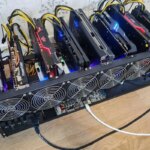 معدنچیان غیرمجاز یک شهرک را به آتش کشیدند