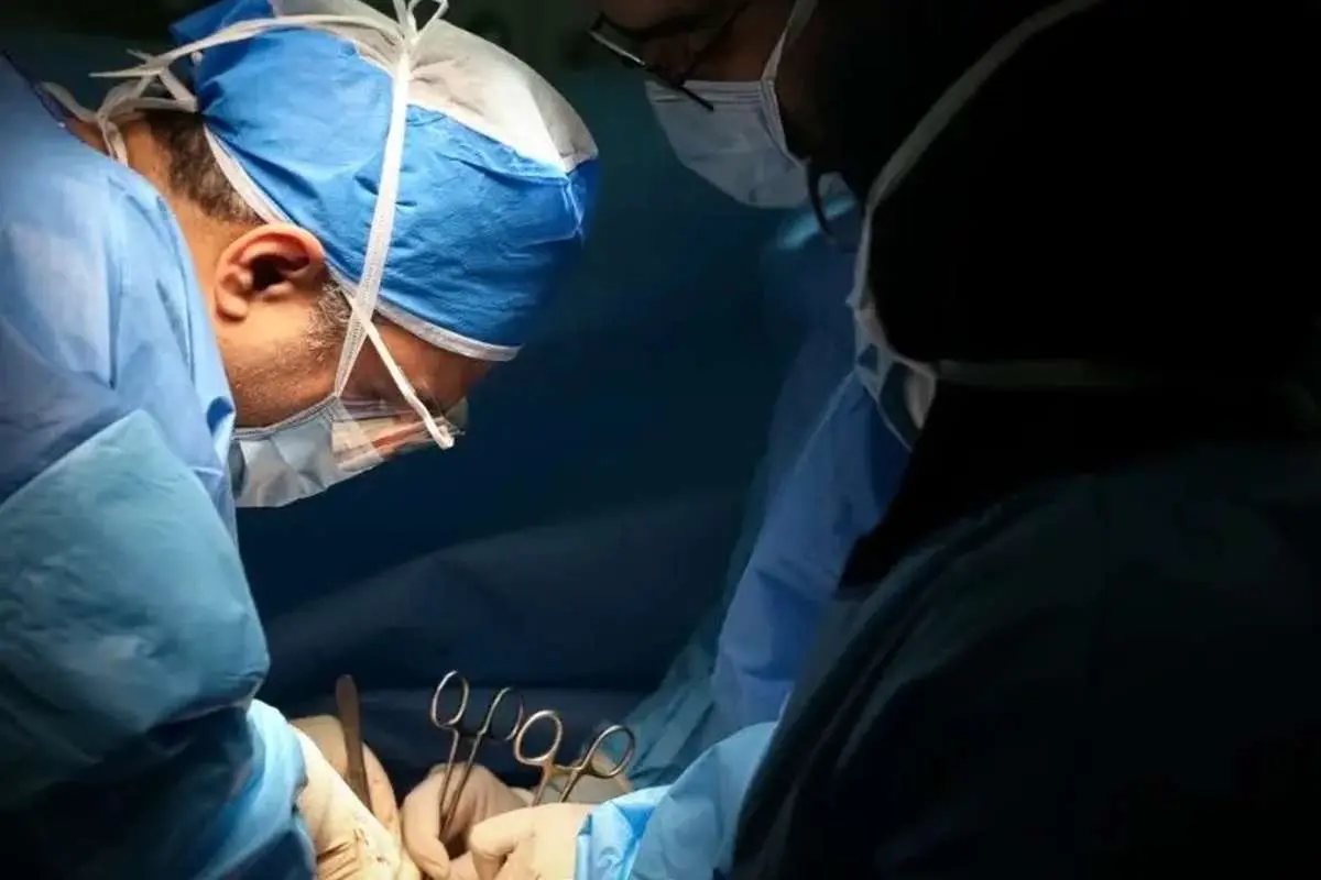 90 بسته دارو از معده و روده یک بیمار در کرج خارج شد