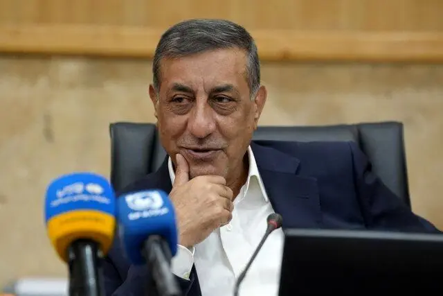 آقای قائم پناه! مردم به چشم و ابروی پزشکان رای ندادند 1 آقای قائم پناه! مردم به چشم و ابروی پزشکان رای ندادند