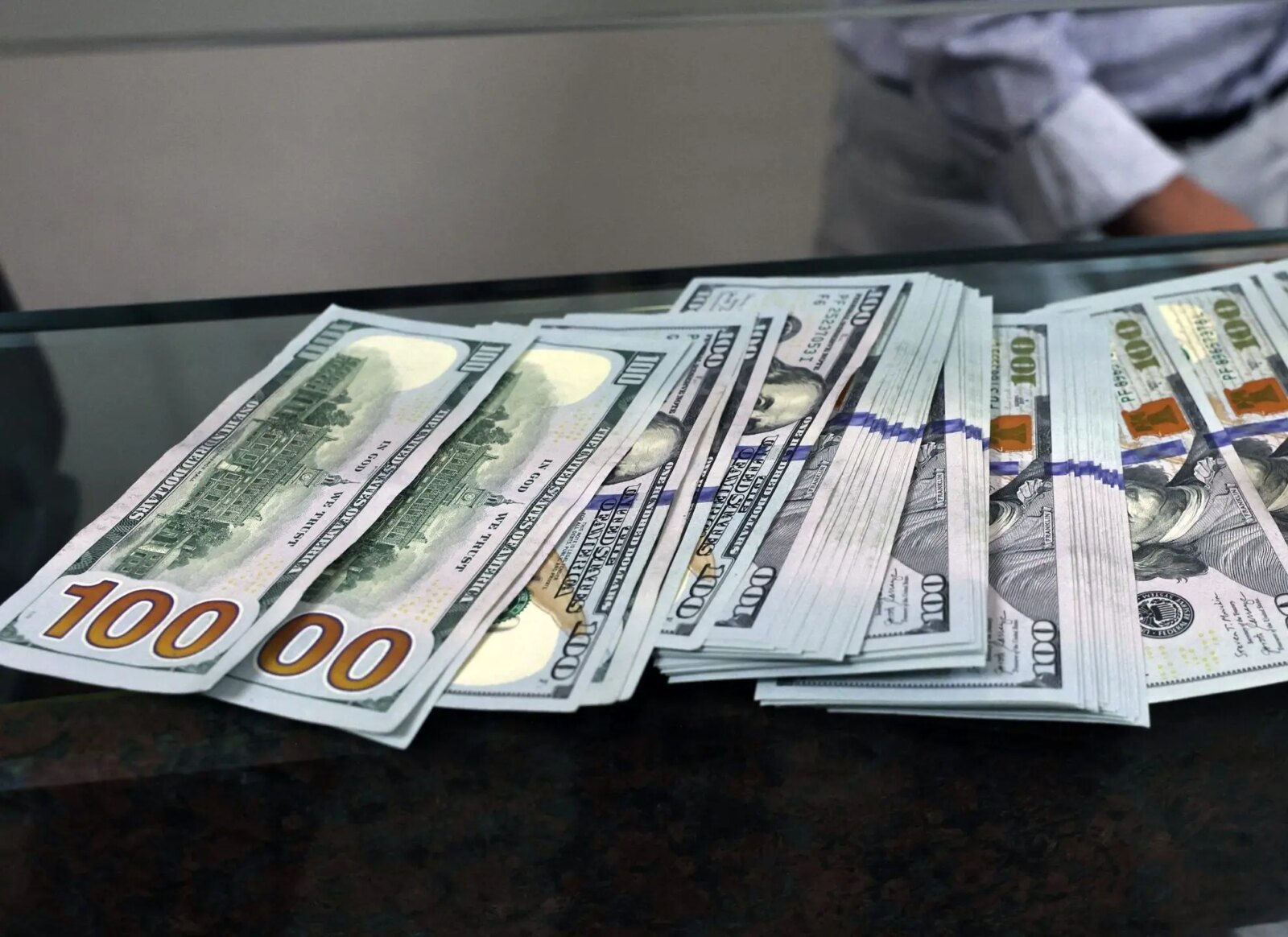 آقایان مردم با این سیاست مجازات می شوند. 1 آقایان مردم با این سیاست مجازات می شوند.