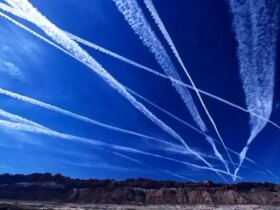 آمریکا و اسرائیل گازهای سمی را در آسمان کرمان پخش کردند! 8 آمریکا و اسرائیل گازهای سمی را در آسمان کرمان پخش کردند!