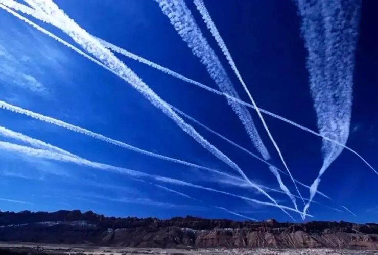 آمریکا و اسرائیل گازهای سمی را در آسمان کرمان پخش کردند!