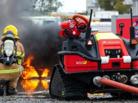 آیا می توانید به آتش نشانان رباتیک اعتماد کنید؟ 8 آیا می توانید به آتش نشانان رباتیک اعتماد کنید؟